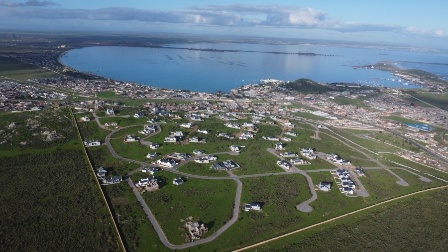 4 Bedroom Property for Sale in Hoogland Western Cape
